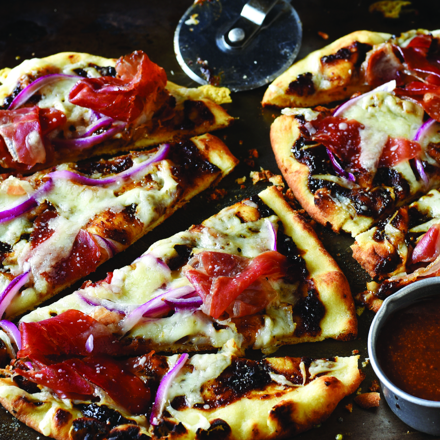 fig mustard prosciutto flatbread pizza